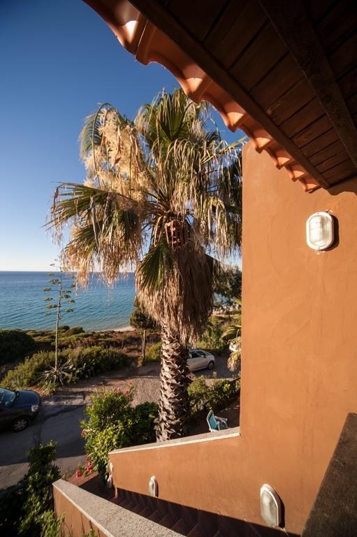 Appartamento Sole E Mare Santa Margherita di Pula Bagian luar foto